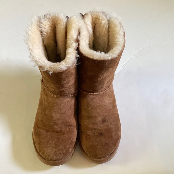 UGG Bailey Bow II chestnut boots Women’s sz 9 - Picture 2 of 5